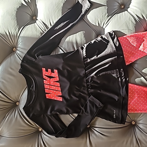 Girls Nike outfit - Picture 2 of 4